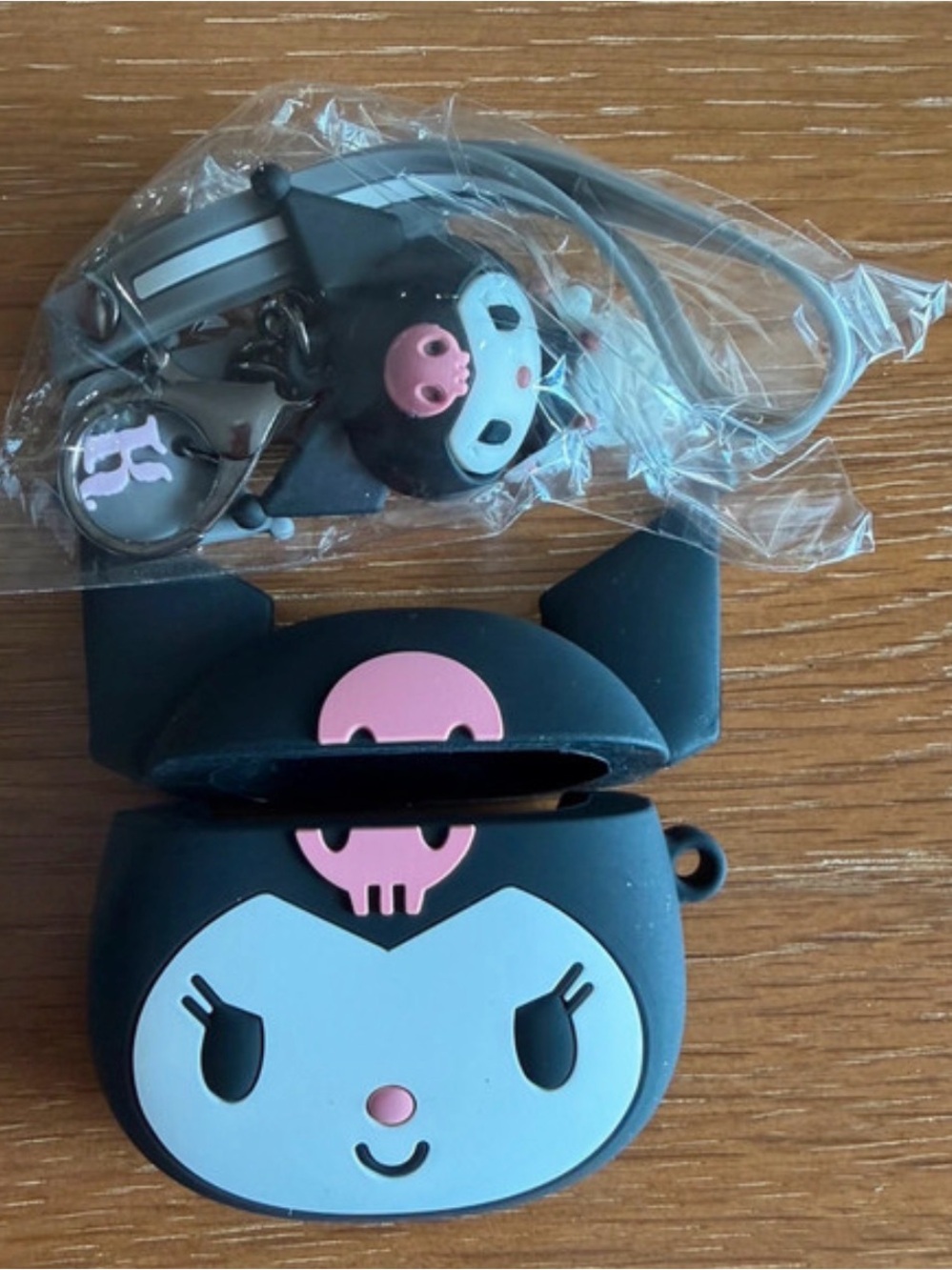 Cute Black & Pink Silicone Earbud Case with Matching Charm
